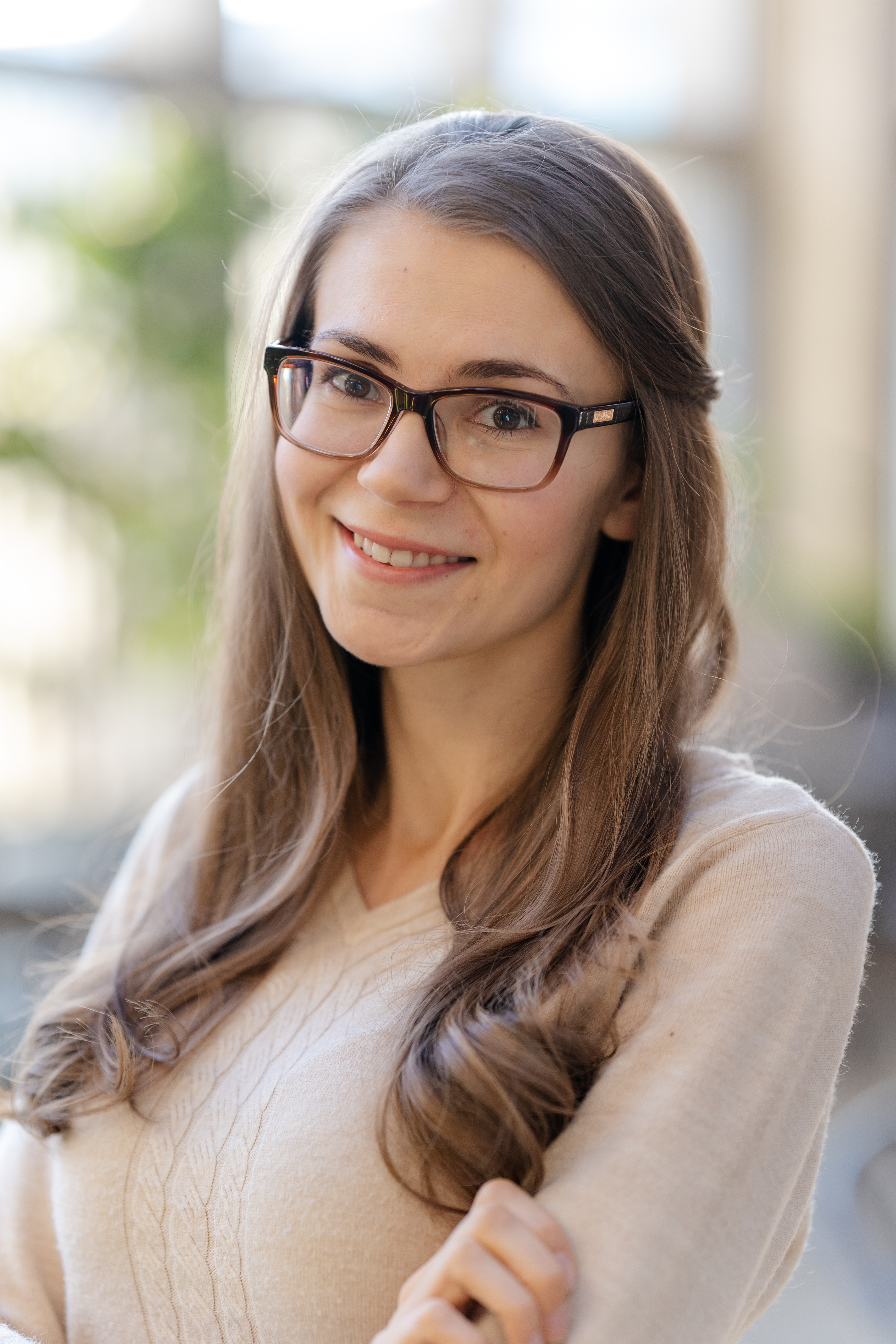 Angelina Shishko, Sacramento doula, smiling portrait